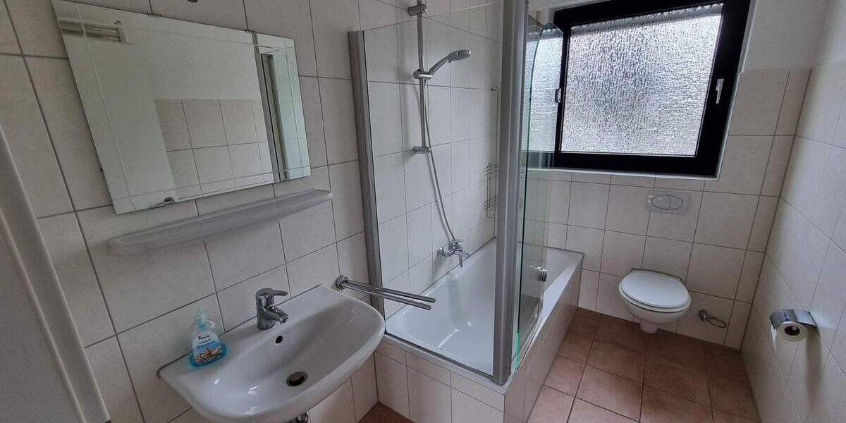 Etagenwohnung Bad Rothenfelde - 3 Zimmer, 90 m&sup2;, 650&euro; | Angebot:25683064