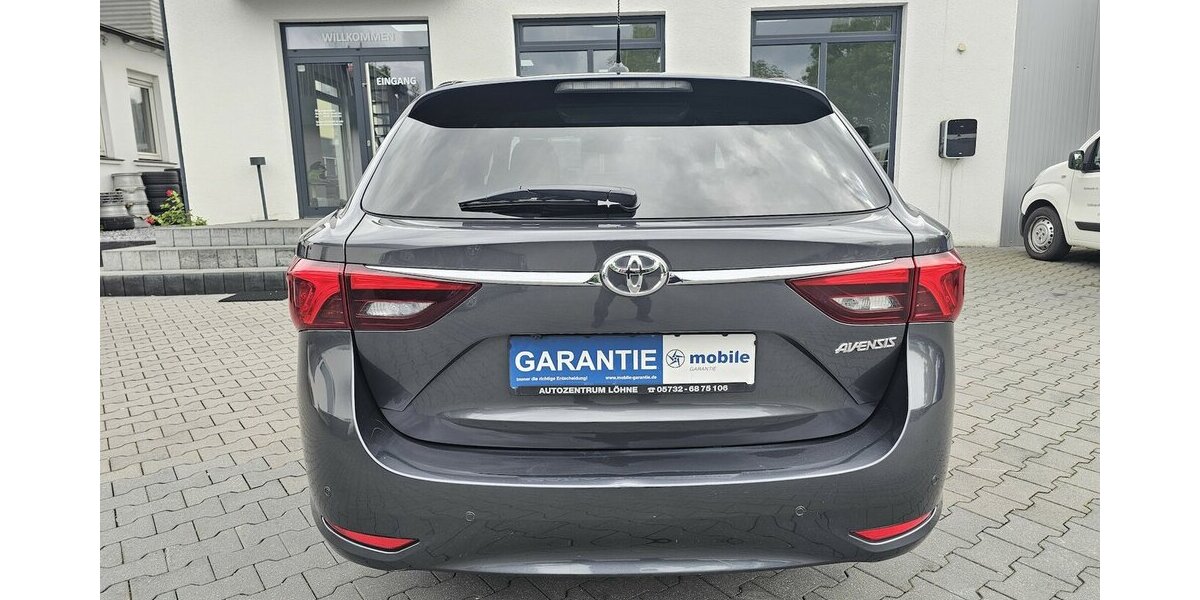 Toyota Avensis 1.8 VVT-i Edition-S NAVI RFK AUS 1.HAND 56.350 km 19.990 &euro; Löhne 32584