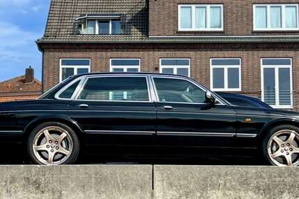 Chrysler Super V8 126.000 km 22.900 &euro; Löhne 32584