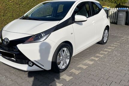Toyota Aygo (X) 78.100 km 7.400 &euro; Herford 32051