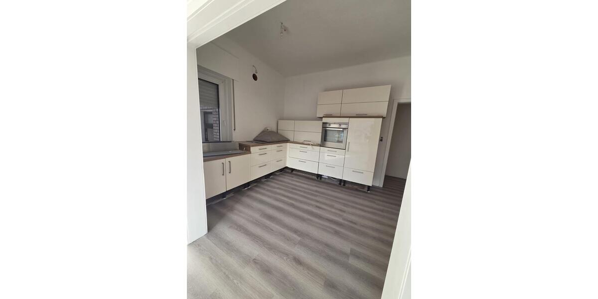 Erdgeschoßwohnung Löhne - 4 Zimmer, 111 m&sup2;, 1.300&euro; | Angebot:25790471