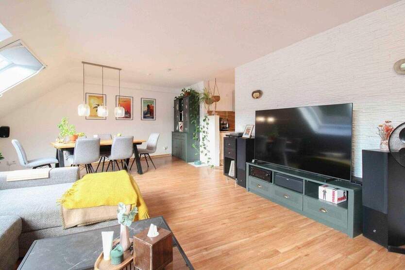 Helle 3 Zimmer Eigentumswohnung in Schloß Neuhaus, Effizienz B, Einbauküche u. TG-Stellplatz inkl. 3 zimmer