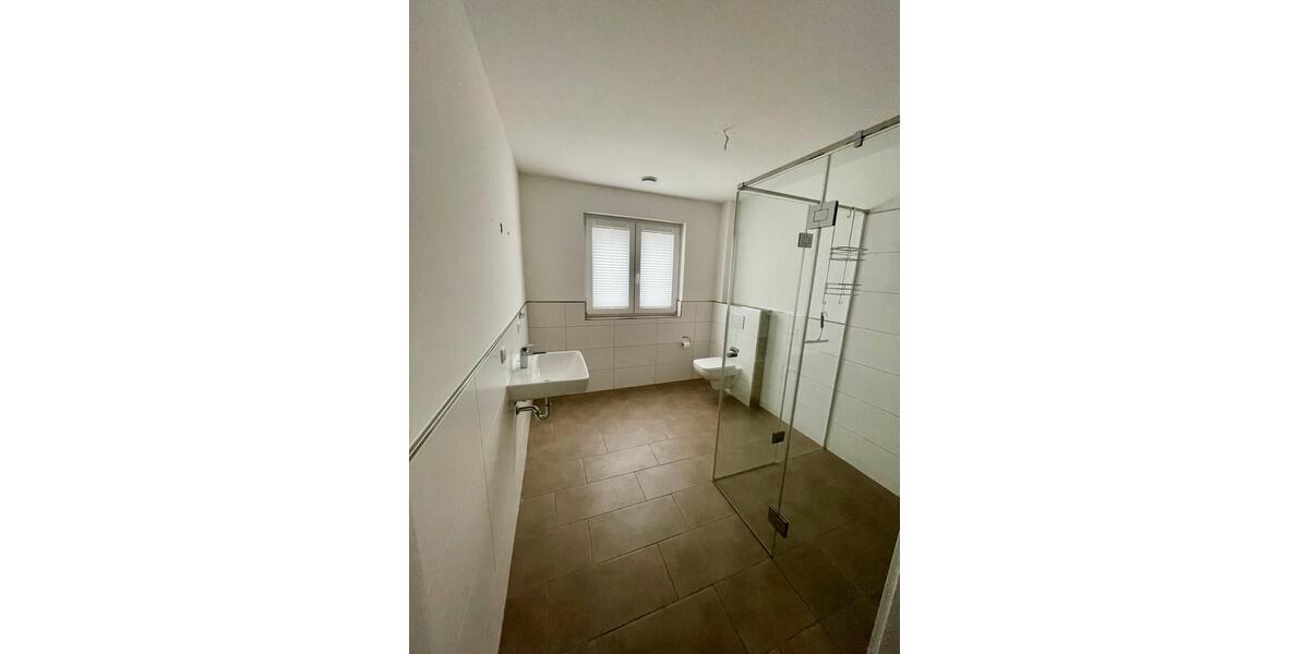 Erdgeschoßwohnung Hiddenhausen - 4.5 Zimmer, 107 m&sup2;, 379.000&euro; | Angebot:24611480