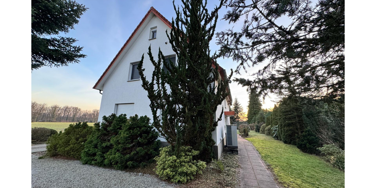 Einfamilienhaus Steinhagen - 11 Zimmer, 220 m&sup2;, 549.000&euro; | Angebot:25779151