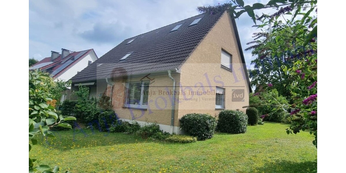 33330 Gütersloh: Großes Haus für 1-2 FamilienGenerationen - provisionsfrei für Käufer 7 zimmer