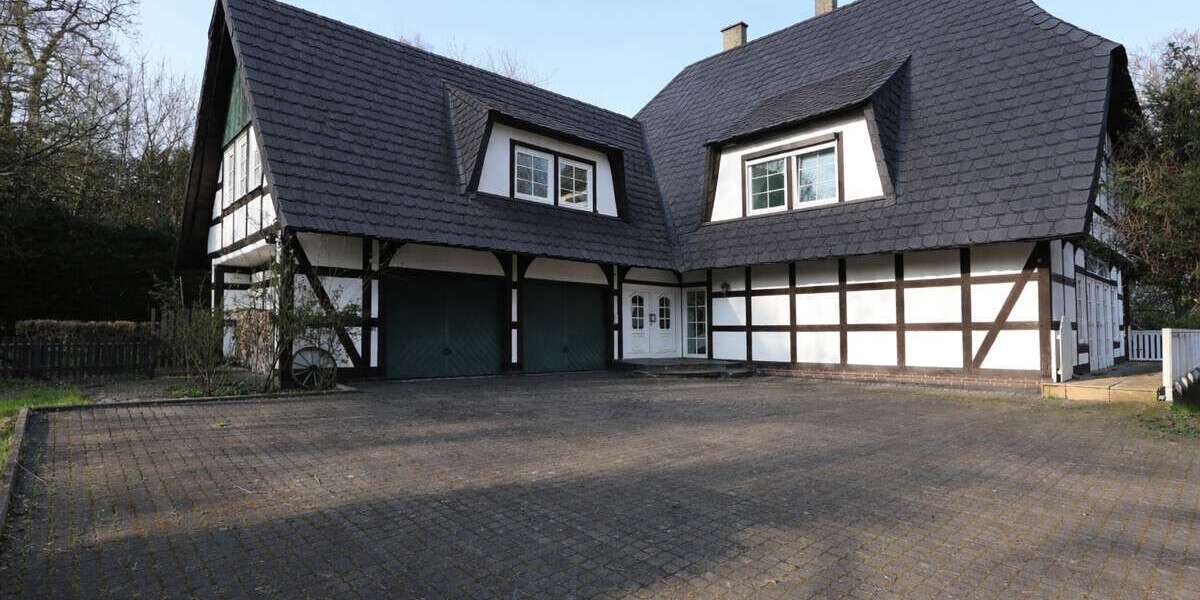 RESERVIERT! Exklusive Villa mit Wellnessbereich, Pool & großem Grundstück - Villa Hüllhorst | Angebot:27308745