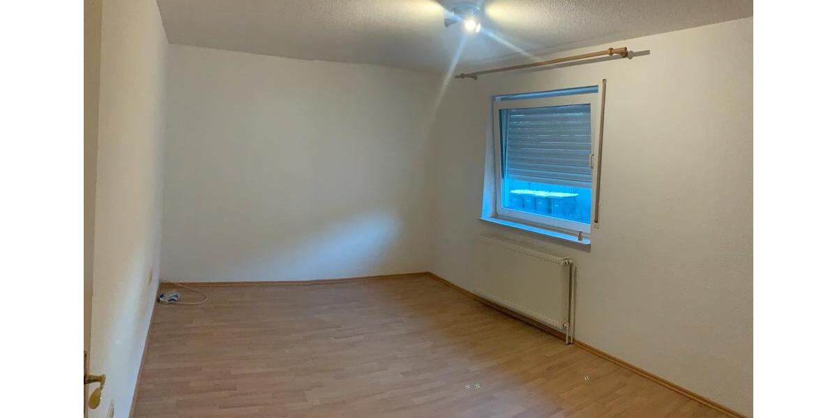 Erdgeschoßwohnung Lage - 3 Zimmer, 89 m&sup2;, 850&euro; | Angebot:26670870