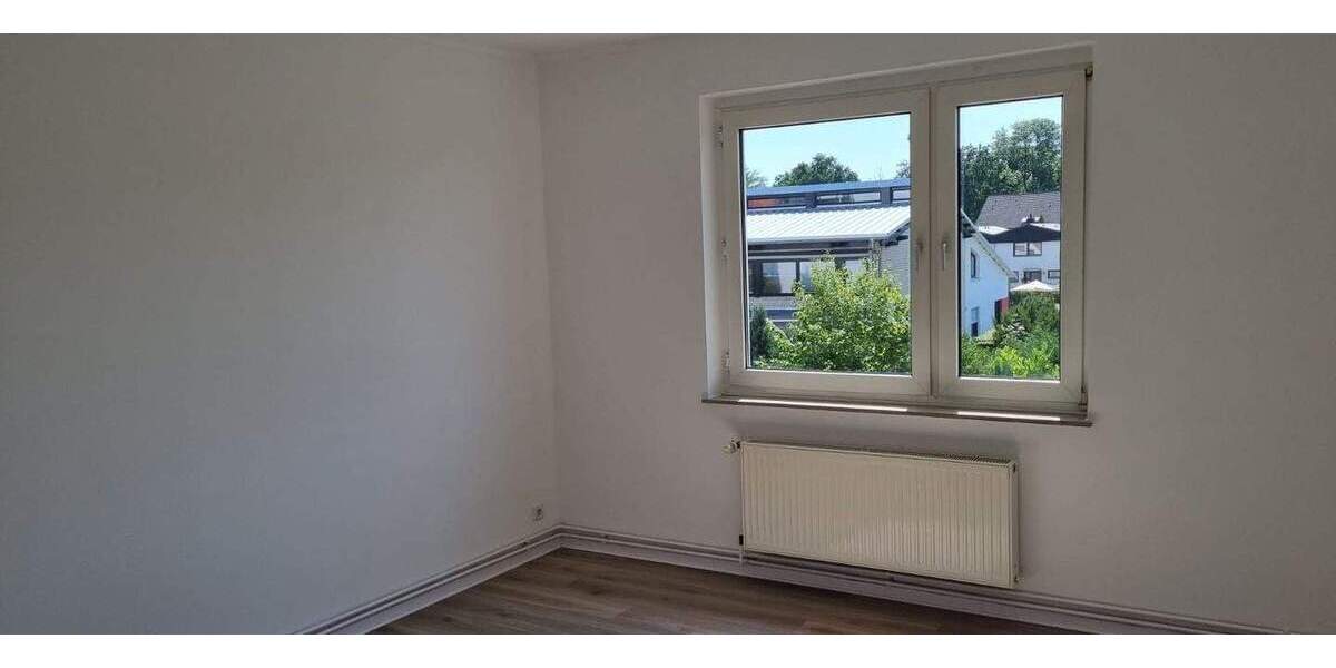 Etagenwohnung Lage - 3 Zimmer, 64 m&sup2;, 595&euro; | Angebot:25776738