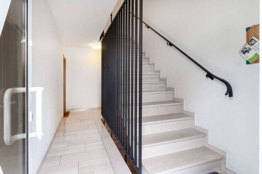 TOP Eigentumswohnung im 4-Familienhaus | ca. 105 m² | 4 Zimmer|+ Dachboden ausbaubar | Loggia|Garage
