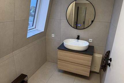 2 Zimmer Eigentumswohnung Top Lage! 61m2 Saniert Klima Wärmepumpe 2 zimmer