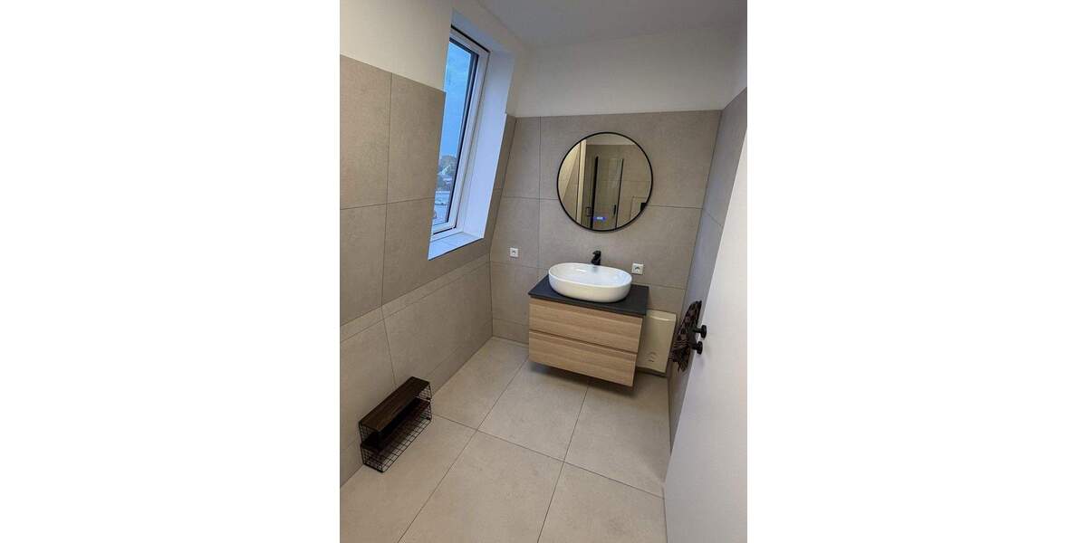 2 Zimmer Eigentumswohnung Top Lage! 61m2 Saniert Klima Wärmepumpe 2 zimmer