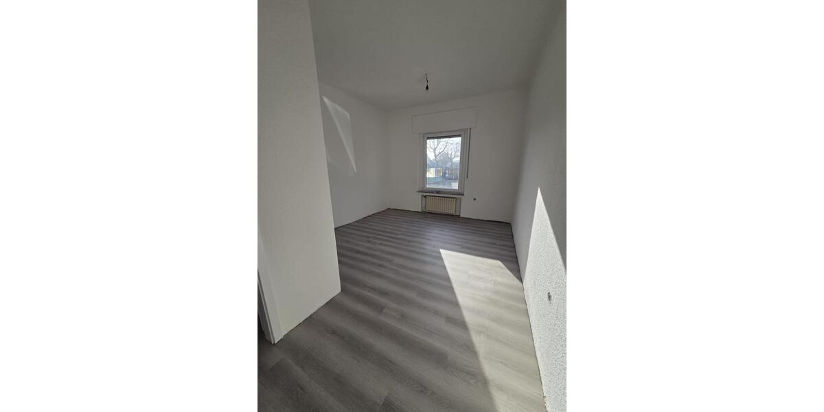 Erdgeschoßwohnung Löhne - 4 Zimmer, 111 m&sup2;, 1.300&euro; | Angebot:25790471