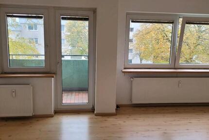 OHNE MAKLER!! Eigentumswohnung 4 Zimmer Küche Bad Gäste WC Balkon 4 zimmer