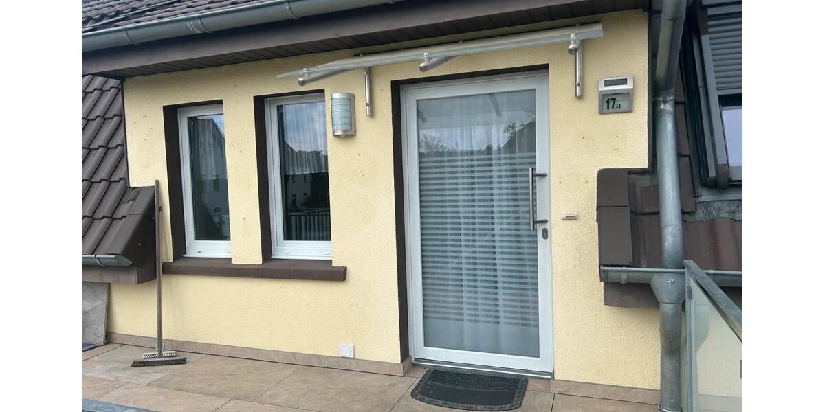 Dachgeschoßwohnung Halle - 4 Zimmer, 92 m&sup2;, 850&euro; | Angebot:26423126