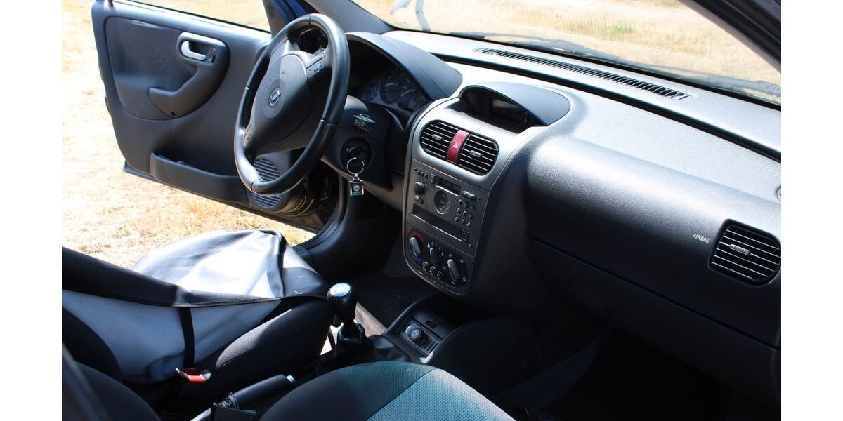 Opel Corsa 175.000 km 1.800 &euro; Borgholzhausen 33829