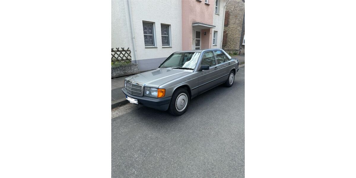 Mercedes-Benz 190 210.000 km 2.961 € Lage 32791