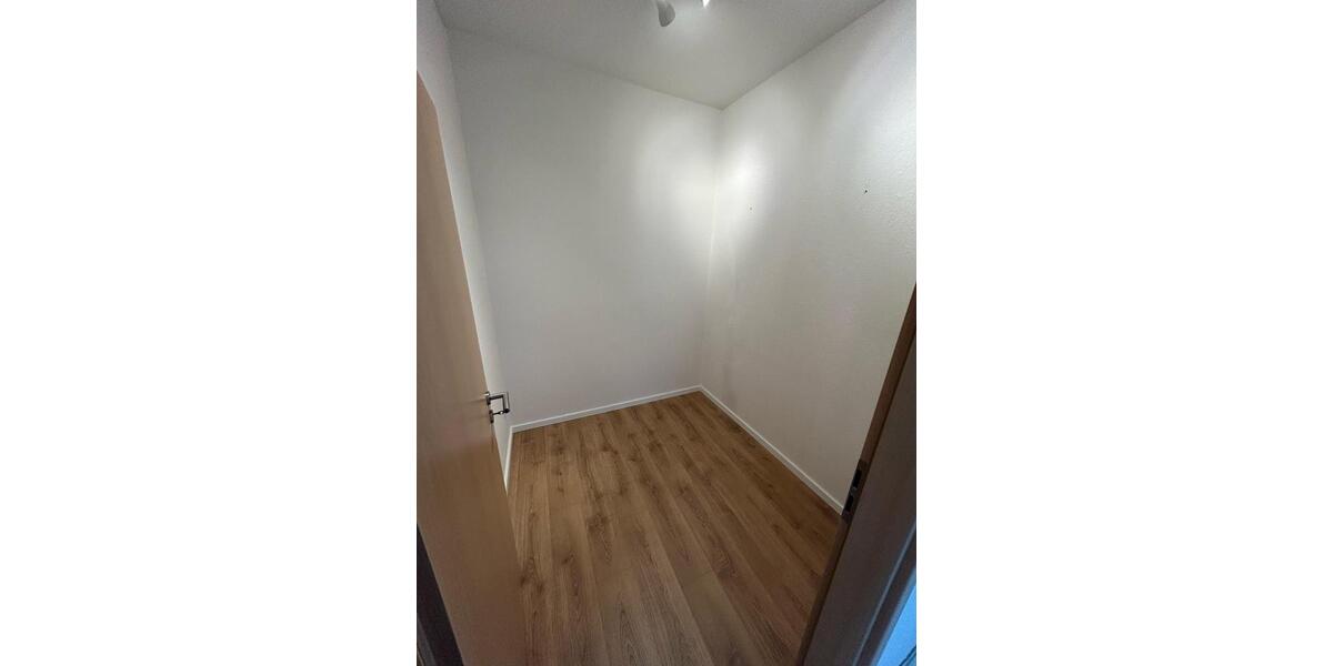 Attraktive 2,5-Zimmer-Wohnung mit großer überdachter Terrasse und 2.5 zimmer