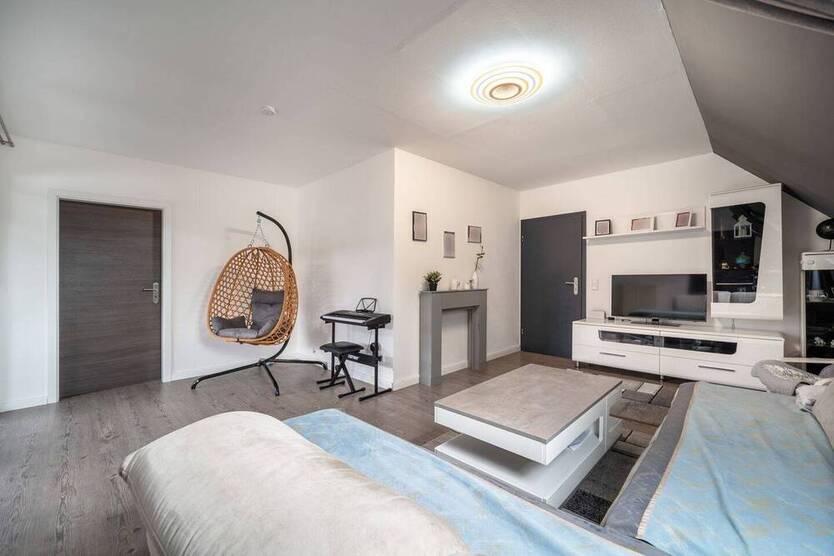 TOP Eigentumswohnung im 4-Familienhaus | ca. 105 m² | 4 Zimmer|+ Dachboden ausbaubar | Loggia|Garage