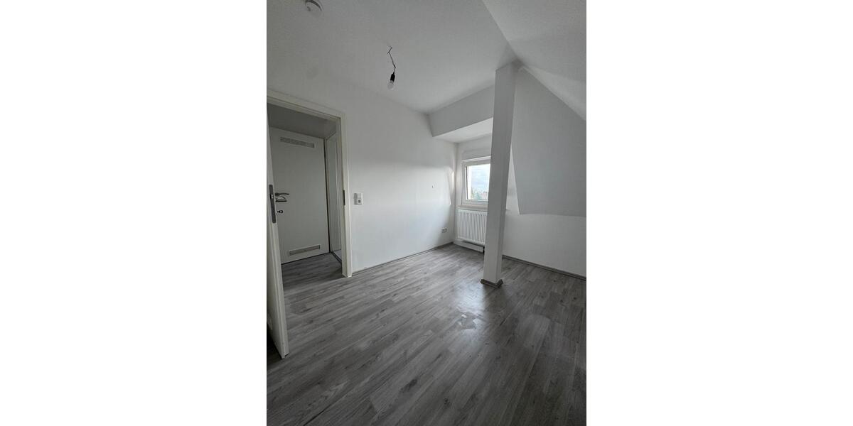 Dachgeschoßwohnung Bielefeld Schildesche - 3 Zimmer, 55 m&sup2;, 550&euro; | Angebot:25649470