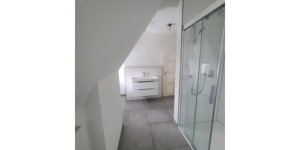 Einfamilienhaus Lemgo - 3 Zimmer, 135 m&sup2;, 1.700&euro; | Angebot:24284339