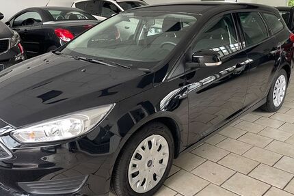 Ford Focus 37.000 km 8.950 € Detmold 32756
