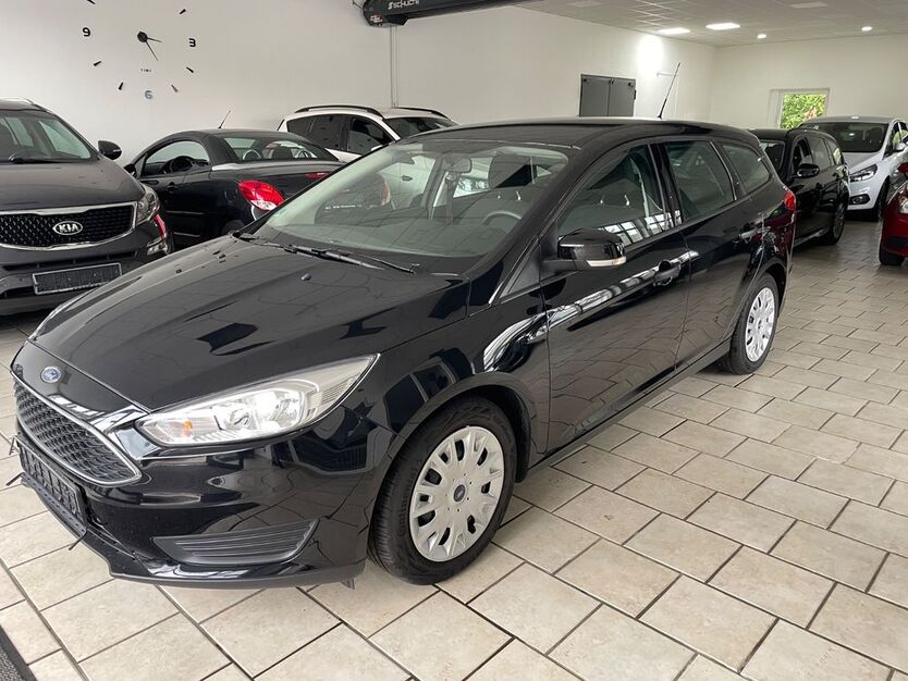 Ford Focus 37.000 km 8.950 € Detmold 32756