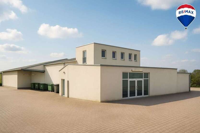 Halle in Bielefeld 1.499.900 € 815.29 m²
