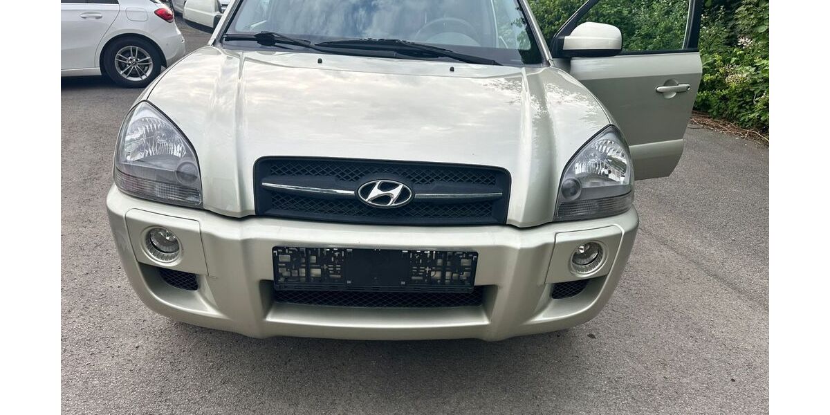Hyundai TUCSON 144.000 km 3.999 &euro; Detmold 32758