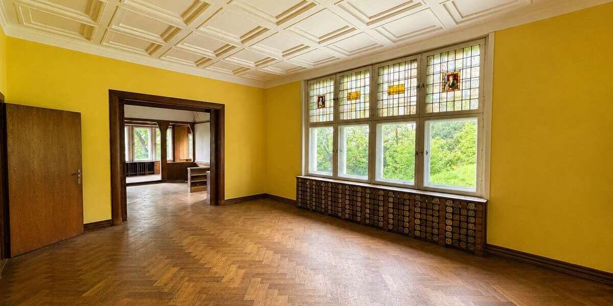 Denkmalgeschützte Fabrikantenvilla an der Weser Parkgrundstück mit drei zusätzlichen Bauplätzen - Villa Vlotho | Angebot:27254373