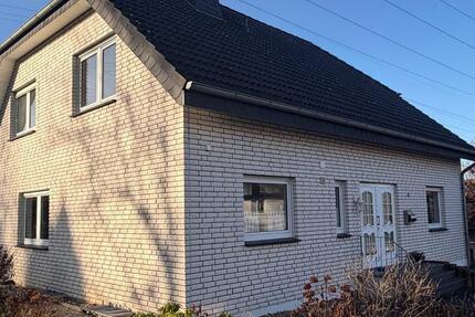 Großzügiges Einfamilienhaus in guter Lage, provisionsfrei! 8 zimmer