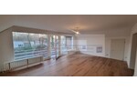 GT: Geräumige 2-Zimmer-Wohnung mit Loggia und modernisiertem Bad im 2-Familienhaus