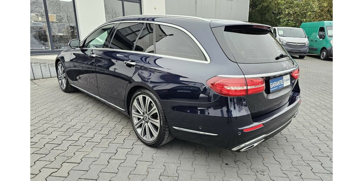 Mercedes-Benz E 220 d T LEDER NAVI LED KAMERA el.Heckklappe 207.800 km 17.790 &euro; Löhne 32584