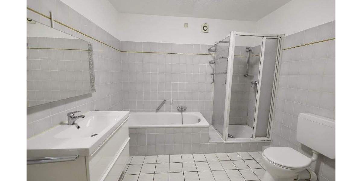 Etagenwohnung Lage - 3 Zimmer, 82 m&sup2;, 175.000&euro; | Angebot:25776535