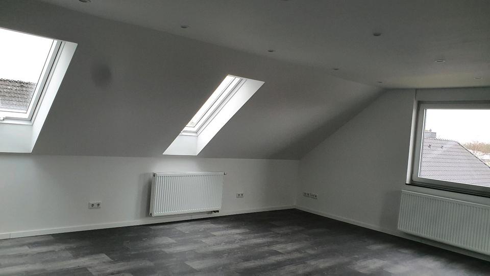 Dachgeschoßwohnung Lage - 2 Zimmer, 65 m&sup2;, 820&euro; | Angebot:25081433