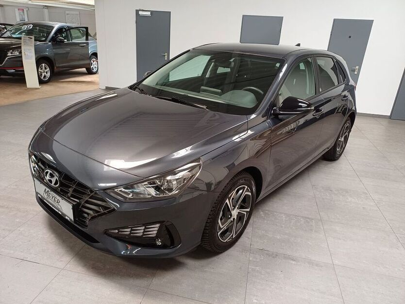 i30