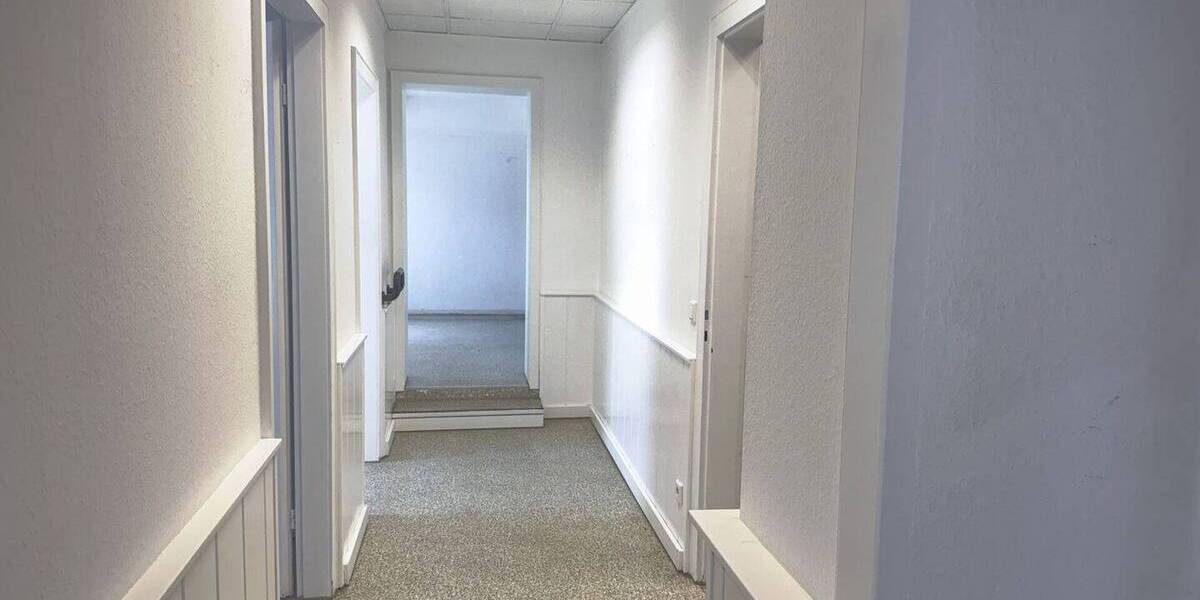 Gewerbeobjekt Lage - 990&euro; | Angebot:26892795