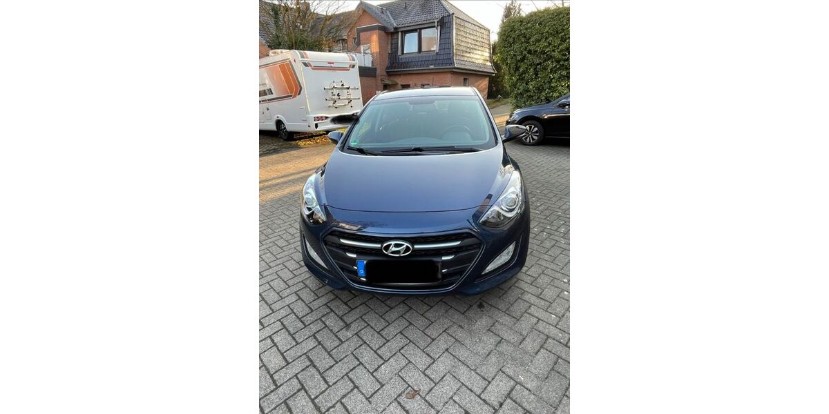 Hyundai i30 33.599 km 11.490 &euro; Bielefeld 33617