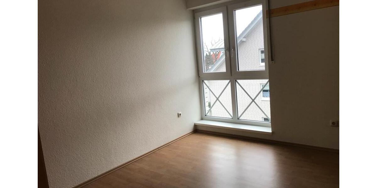 Dachgeschoßwohnung Bielefeld Brackwede - 3 Zimmer, 80 m&sup2;, 1.130&euro; | Angebot:25961218