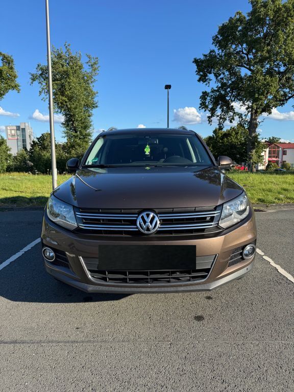 VW Tiguan 225.684 km 9.300 € Bielefeld 33689