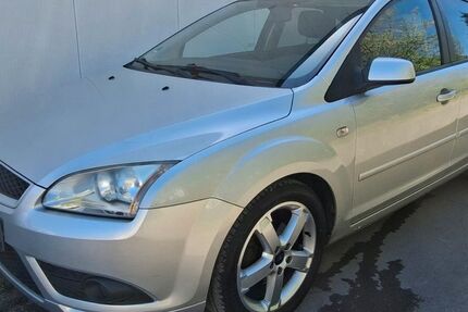 Ford Focus 174.911 km 2.999 &euro; Detmold 32758