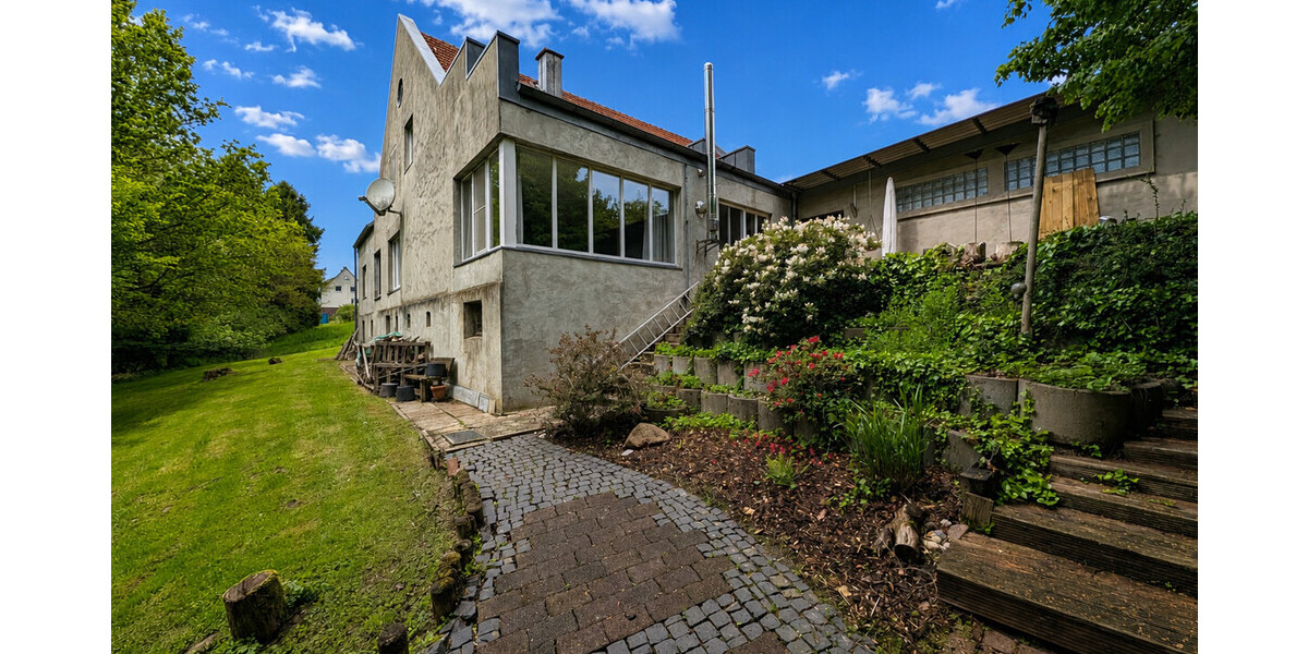 Charakterimmobilie mit Einliegerwohnung auf außergewöhnlichem Naturgrundstück - Zweifamilienhaus Hüllhorst | Angebot:26948462