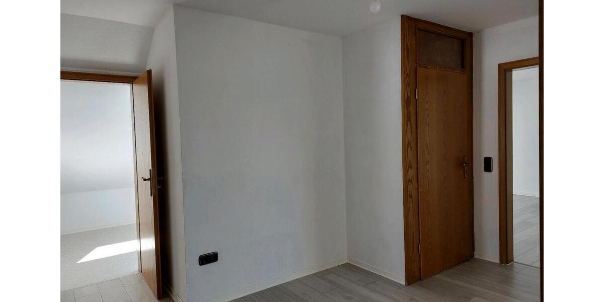 DG-Wohnung 85qm (Warmmiete 1080 €) zimmer