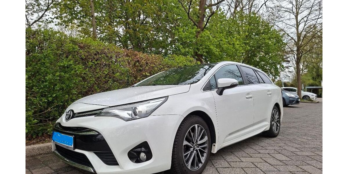 Toyota Avensis 126.800 km 14.950 &euro; Bad Oeynhausen 32547