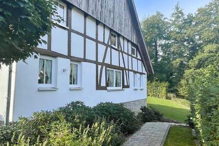 == Ein Traum für alle Fachwerkliebhaber! Vollständig renoviertes EFH in Hörste == 4 zimmer