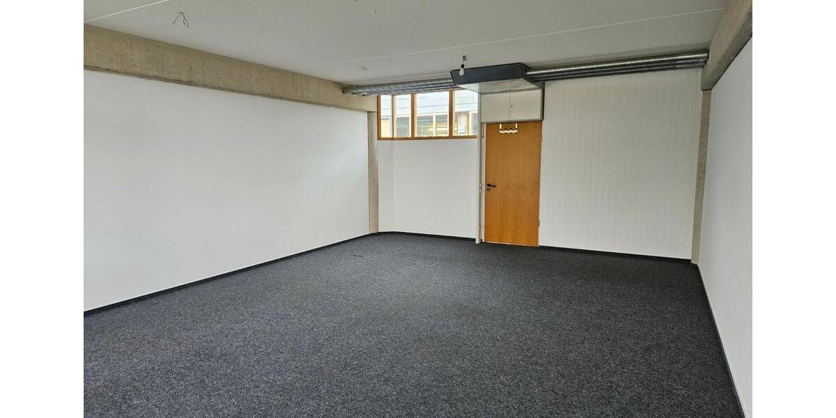 GILDE-Zentrum Detmold: Attraktives 47 m²-Büro mit Top-Lage nahe dem Haupteingang zimmer