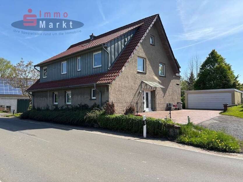 Haus zum Kaufen in Hüllhorst 335.000 € 273 m²