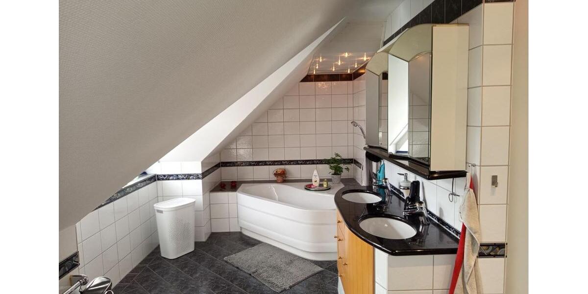 Doppelhaushälfte Schloß Holte-Stukenbrock Stukenbrock - 6 Zimmer, 180 m&sup2;, 520.000&euro; | Angebot:27155414