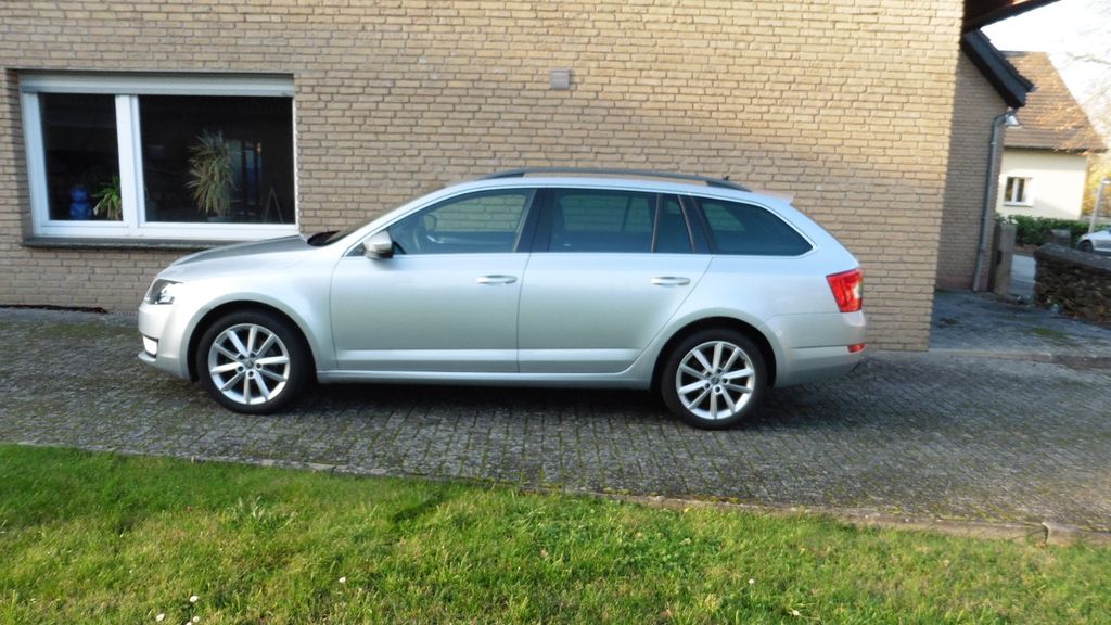 Skoda Octavia 109.500 km 10.200 &euro; Vlotho 32603