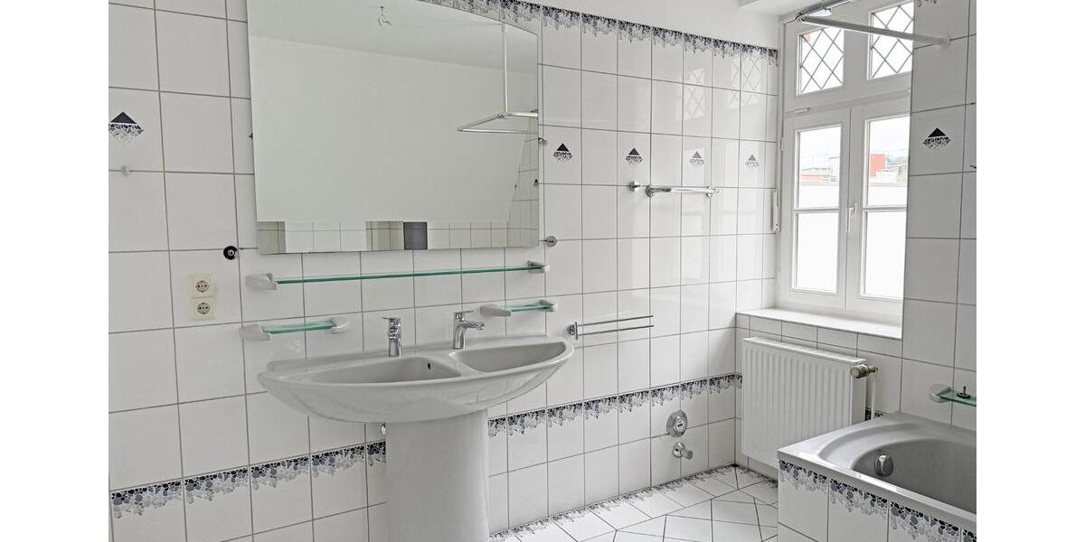 Maisonettenwohnung Bad Oeynhausen - 3 Zimmer, 115 m&sup2;, 980&euro; | Angebot:25342924