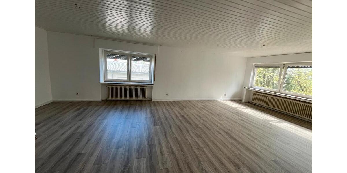 Etagenwohnung Oerlinghausen - 4 Zimmer, 140 m&sup2;, 1.380&euro; | Angebot:25887306